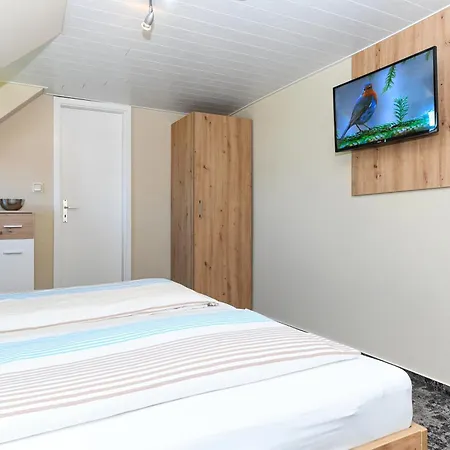 Burggaststaette Heyken Casa de hóspedes 3*